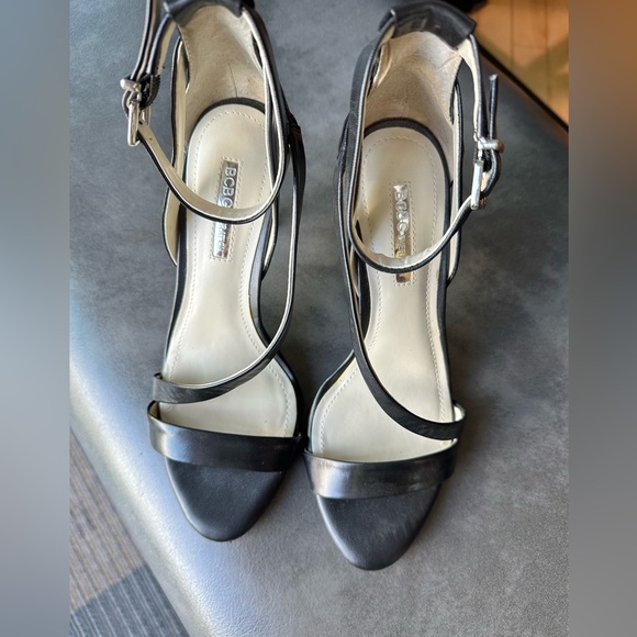 BCBG Heels size 6.5 - Picture 2 of 9